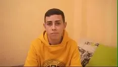 Jouer La sua prima esperienza sessuale con una ragazza di 10 anni più grande di lui