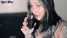 Afspelen Gratis Roemeense pornofilms met dronken lul zuigen na sterk drinken