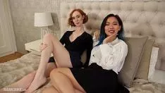Jouer Porno con fidanzata asiatica e lesbica