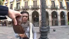 Reproduzir Turista africano verificou documentos e foi fodido por um policial másculo