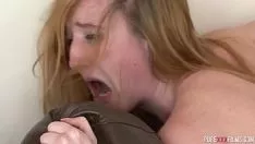 Reproducir Chupa la polla brutalmente y folla hasta el orgasmo