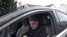 Afspelen Deze lange man is niet genoeg voor deze dronken milfs