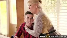 Redare Filmulet Porno Xxx Cu Mama Care Isi Iubeste Baiatul Si Ii Da Toata Pizda Pe Gratis