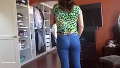 Jouer Il figliastro della MILF bionda fa allenare la sua figa e la lascia soddisfatta