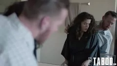 Oynat Hardcore pov eğlence ile minyon genç Victoria Voxxx ve onun mükemmel büyük eşek