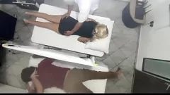 Oynat Teyp üzerine yakalandı: Latina karısının amatör masajı sıcak seks seansına dönüşüyor