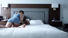 Oynat Indian Hotel Odası Eğlence: Liza ve Darian'ın buharlı karşılaşması