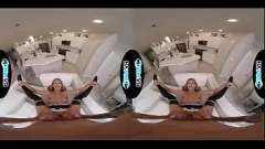 Redare Busty Maid Davina Davis ia o pula mare în scena porno intensă VR