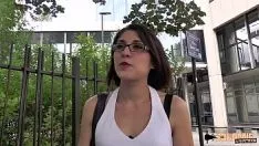 Jouer Celine si è avvicinata e ha pagato per il sesso