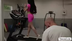Reproduzir TENDY T-GIRL ARIEL DEMURO Barebacks Cliff Jensen em lingerie