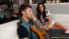 تشغيل امرأة سمراء مغر جبهة مورو الإسلامية للتحرير في الملابس الداخلية الدانتيل تخون زوجها مع زوجها في اللعنة البرية جماع الدبر