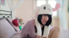 Abspielen Chantals nerdiges Windelabenteuer: Der große Arsch und die Titten einer MILF in einer Bukkake-Fantasie mit nassen Windeln